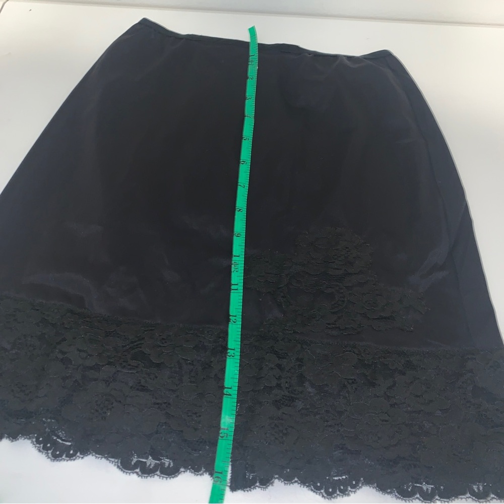 Vintage Wonder Maid Non Cling Black Lace Trimmed Nylon Half Slip W/ Slit Size M - Picture 13 of 14